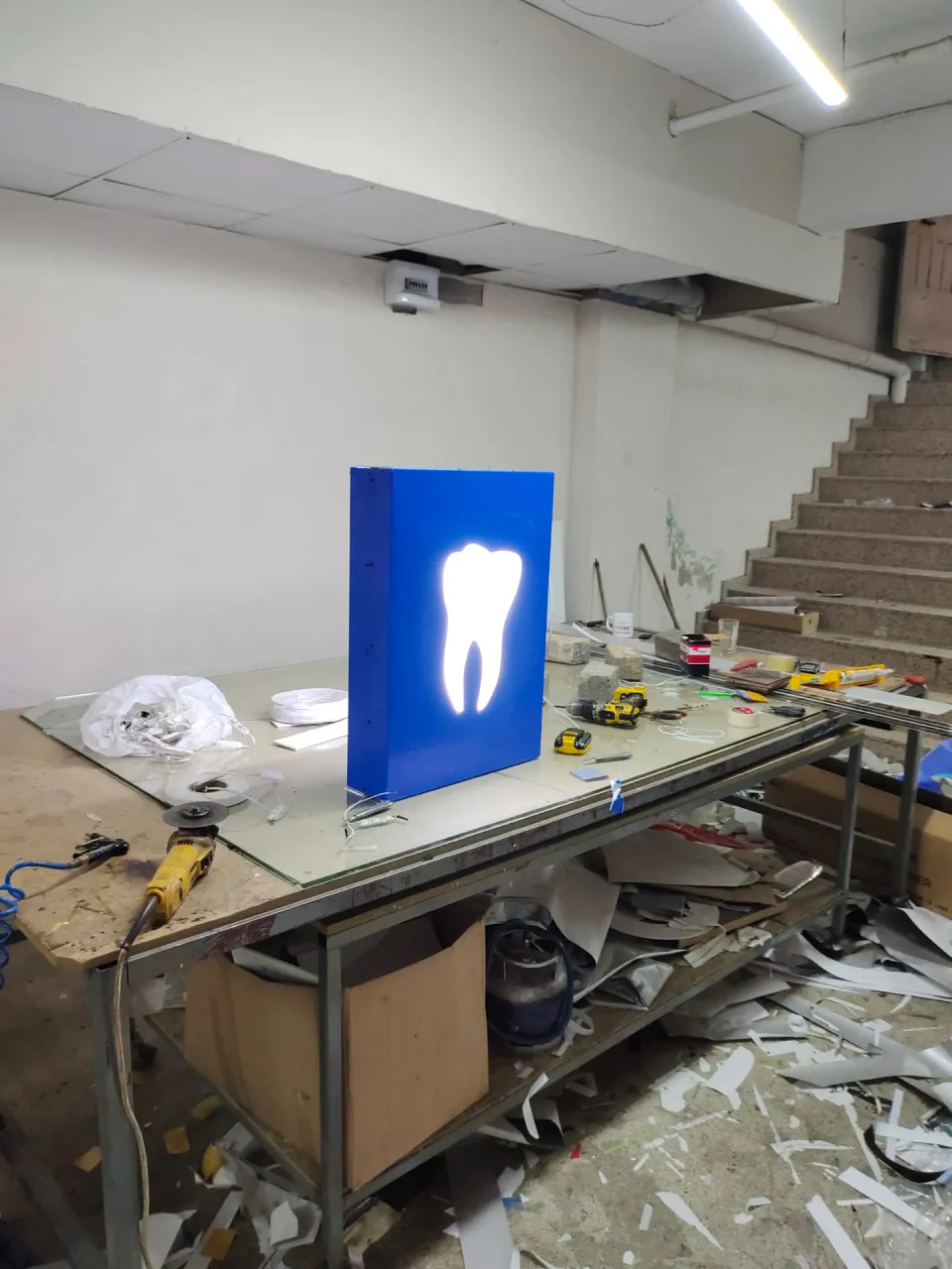 Ayaklı lightbox uygulaması gerçek saha uygulaması