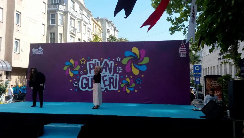 Festival sahne gorseli gerçek saha uygulaması