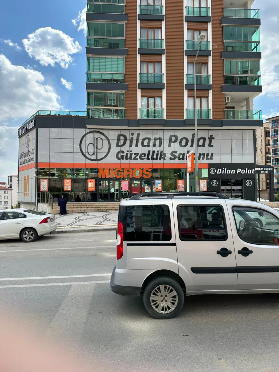 Cephe tabela ve folyo uygulaması gerçek saha uygulaması