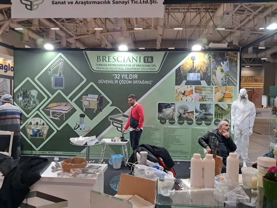 Fuar standı marka duvari gerçek saha uygulaması